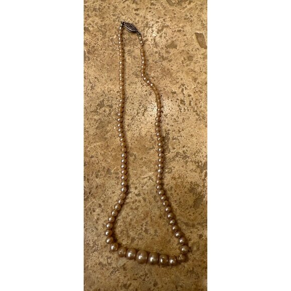 Vintage Childs Pearl Necklace With Ornate Clasp - Picture 2 of 4